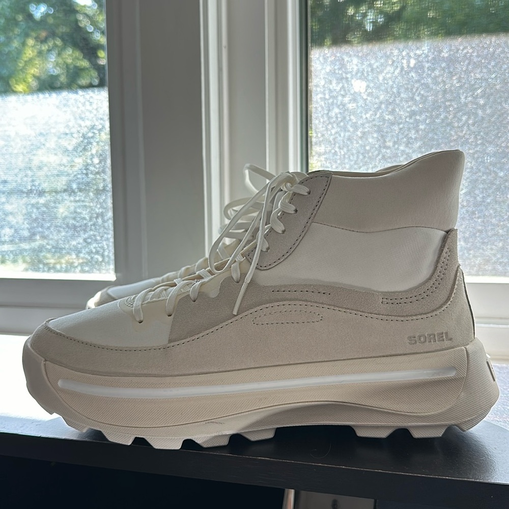 SOREL Women's Out N' About 503 Mid Sneakers
